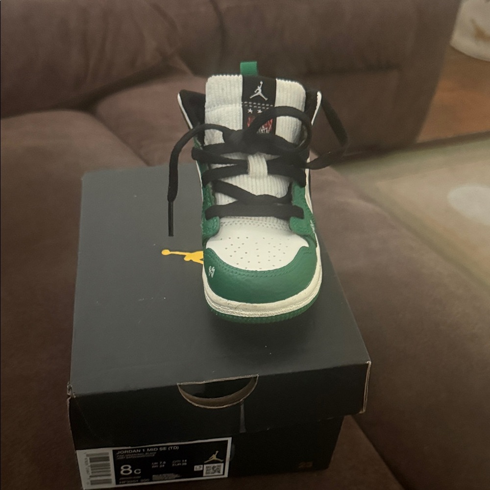Jordan Kids Sneakers in Green and White